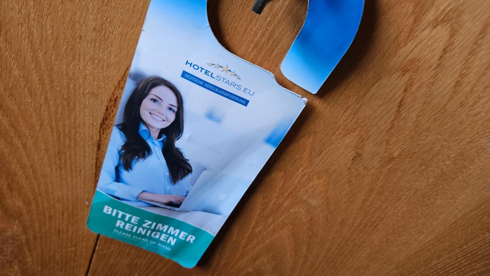 Hotel Dorfkrug Buesum - Guenstige Altbauzimmer Am Oland Chambre photo