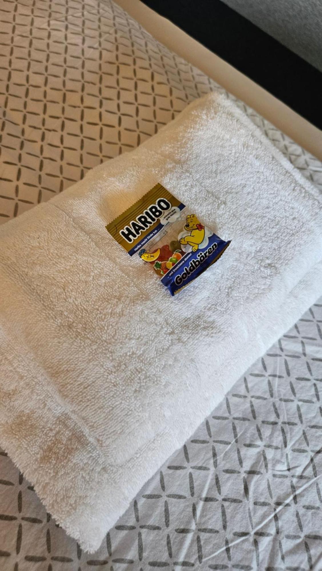 Hotel Dorfkrug Buesum - Guenstige Altbauzimmer Am Oland Chambre photo